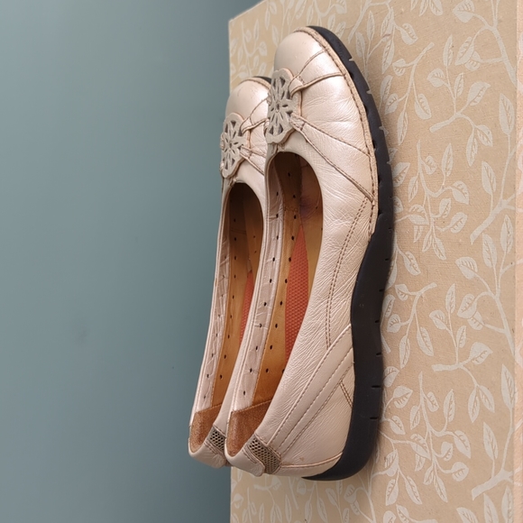 Clark's Structured Leather Flats 7.5 - Picture 4 of 8